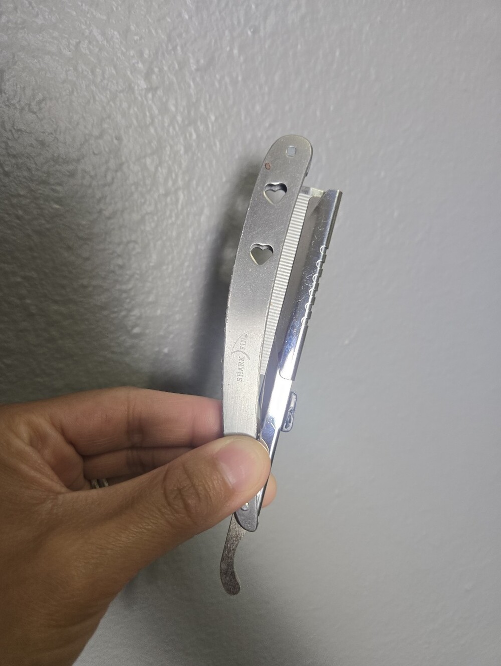 Shark Fin Straight Edge Razor - Picture 7 of 16